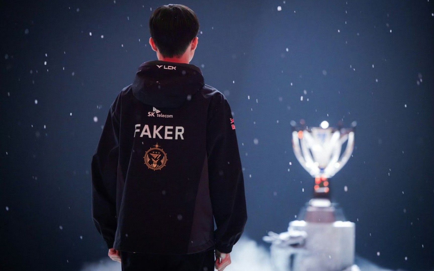 连夺两冠！南京Hero久竞战胜广州TTG 捧起银龙杯！